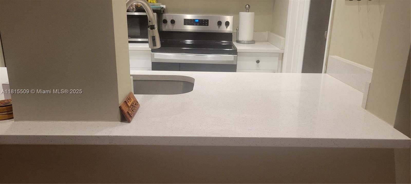 For Sale: $118,888 (1 beds, 1 baths, 620 Square Feet)