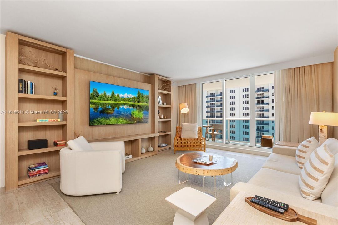 合同活跃: $14,000 (1 贝兹, 1 浴室, 866 平方英尺)