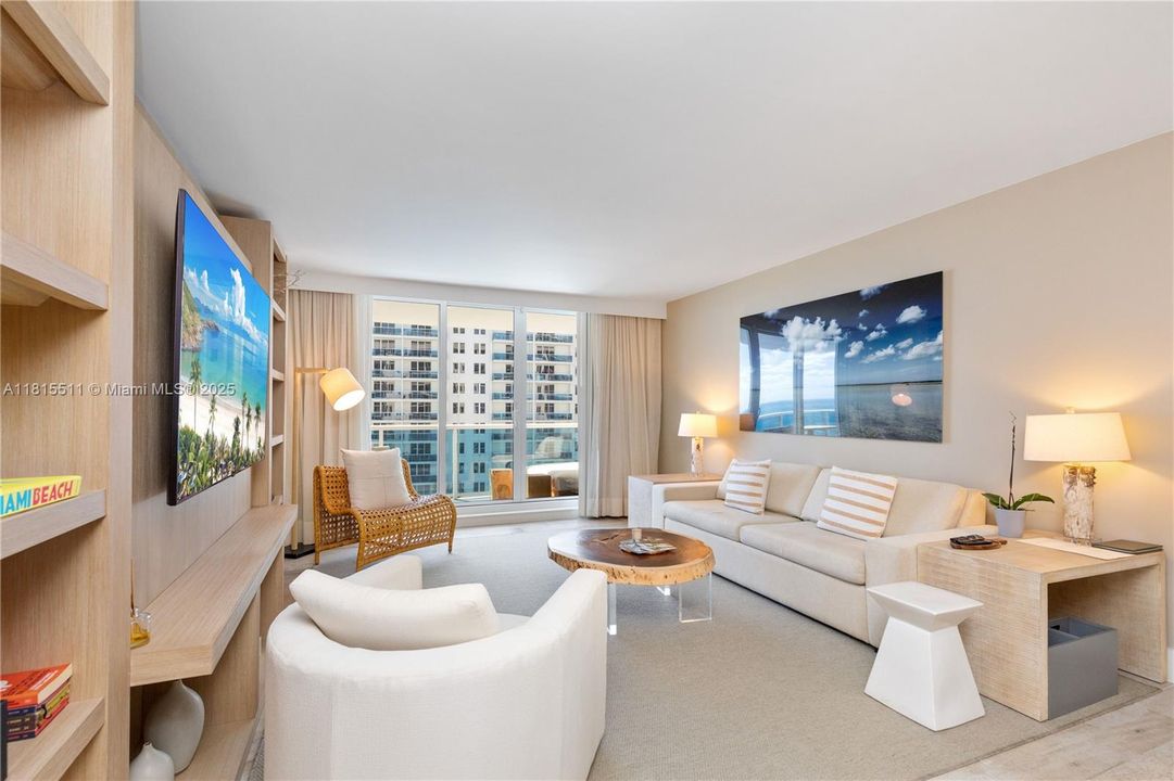 合同活跃: $14,000 (1 贝兹, 1 浴室, 866 平方英尺)