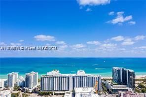 合同活跃: $14,000 (1 贝兹, 1 浴室, 866 平方英尺)