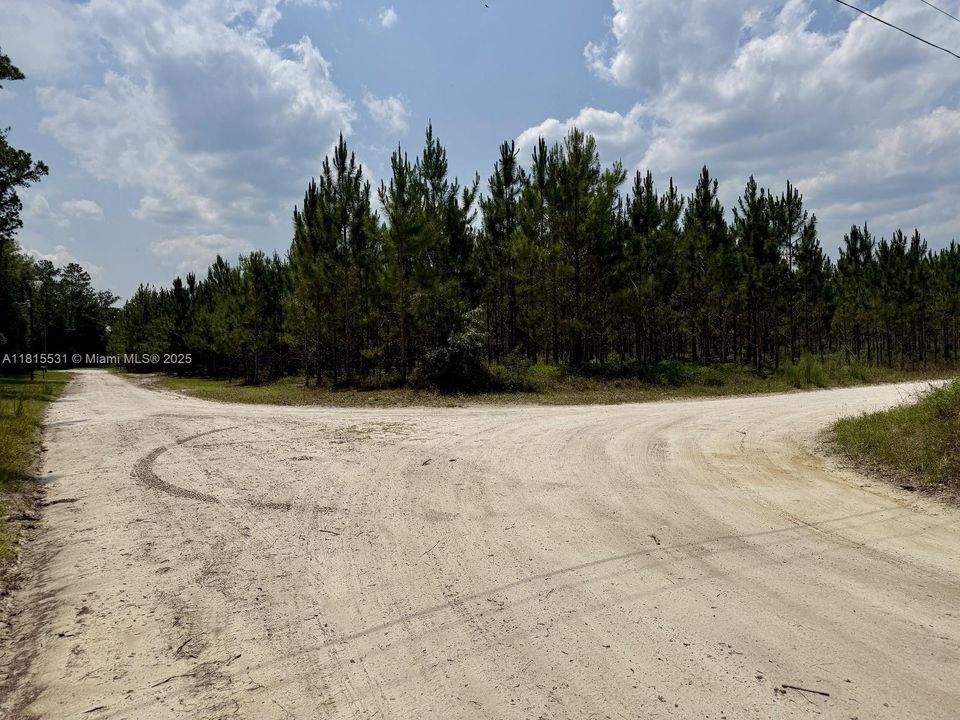 最近售出: $26,000 (1.60 acres)