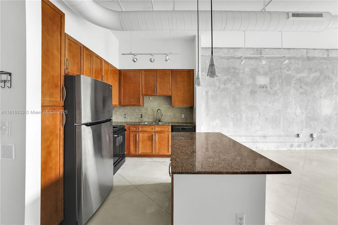 На продажу: $369,000 (1 спален, 1 ванн, 723 Квадратных фут)