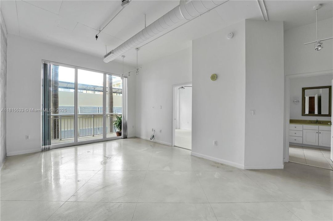 На продажу: $369,000 (1 спален, 1 ванн, 723 Квадратных фут)