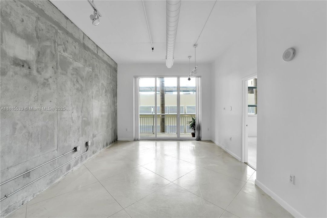 На продажу: $369,000 (1 спален, 1 ванн, 723 Квадратных фут)