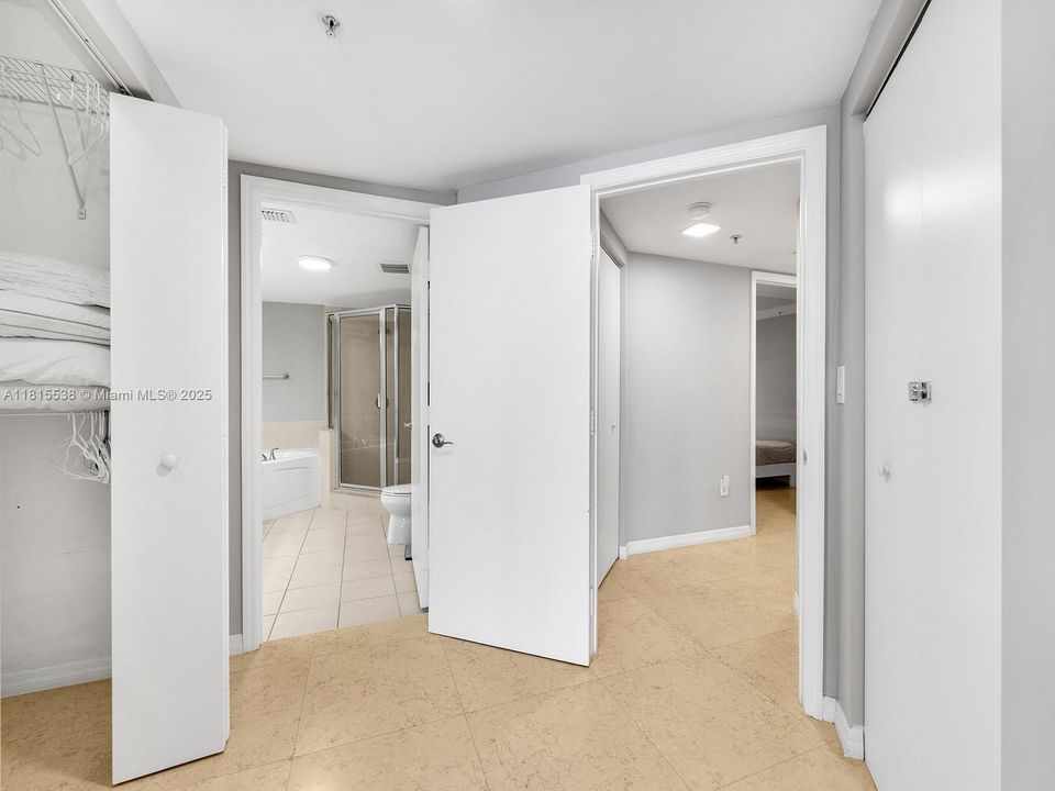 For Sale: $1,200,000 (3 beds, 2 baths, 1637 Square Feet)