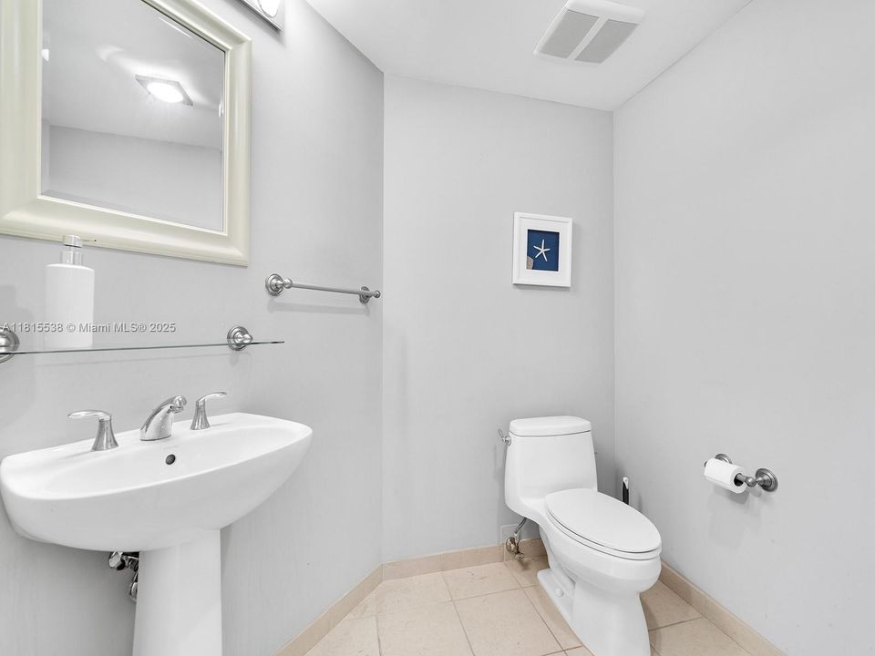 For Sale: $1,200,000 (3 beds, 2 baths, 1637 Square Feet)