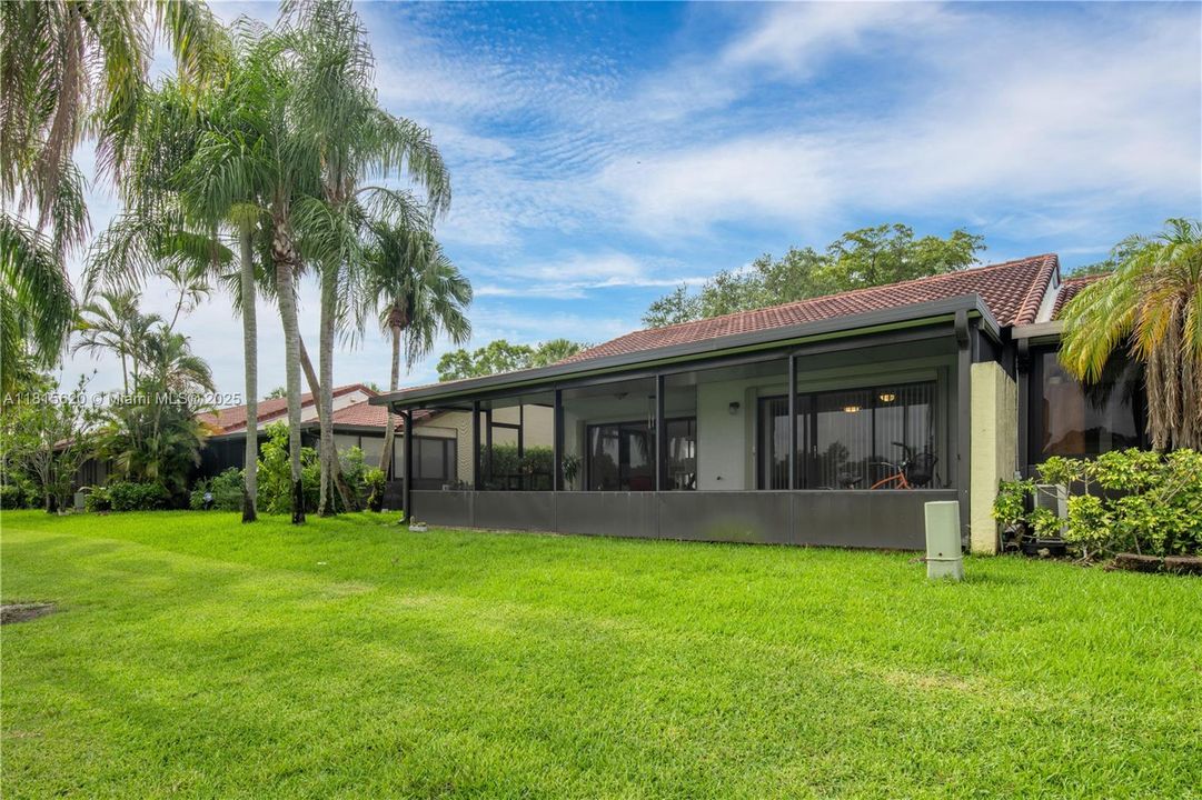 En Venta: $539,000 (2 camas, 2 baños, 1956 Pies cuadrados)