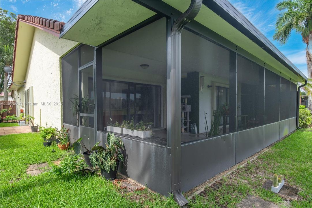 En Venta: $539,000 (2 camas, 2 baños, 1956 Pies cuadrados)
