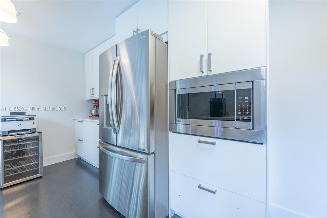 En Venta: $539,000 (2 camas, 2 baños, 1956 Pies cuadrados)