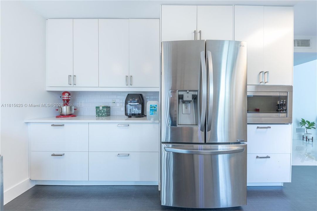 En Venta: $539,000 (2 camas, 2 baños, 1956 Pies cuadrados)