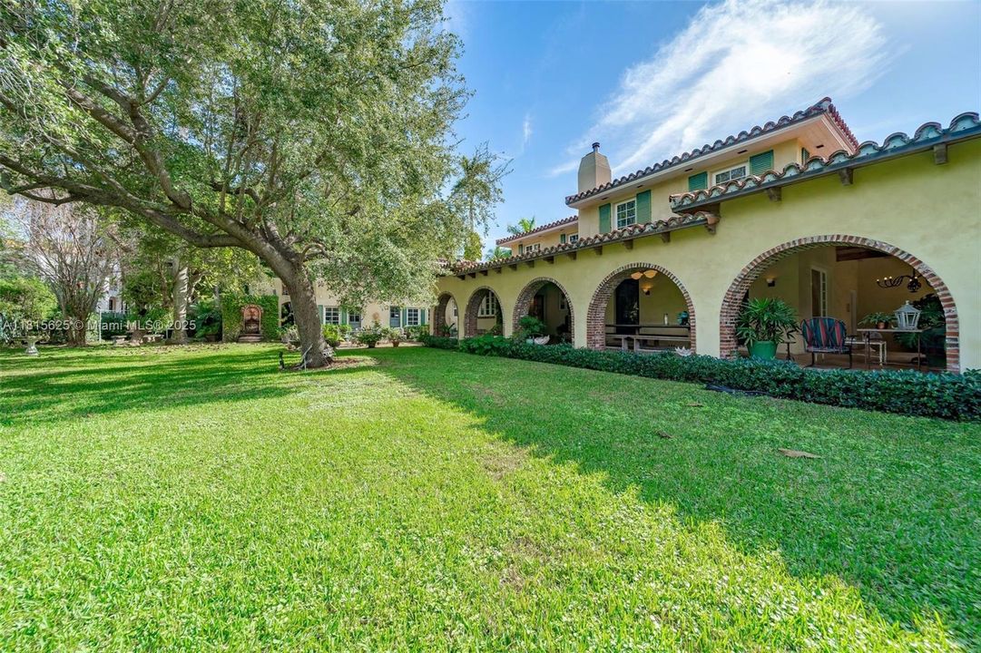TPresent-day view of the residence, set on more than 17,000 square feet of verdant tropical landscape