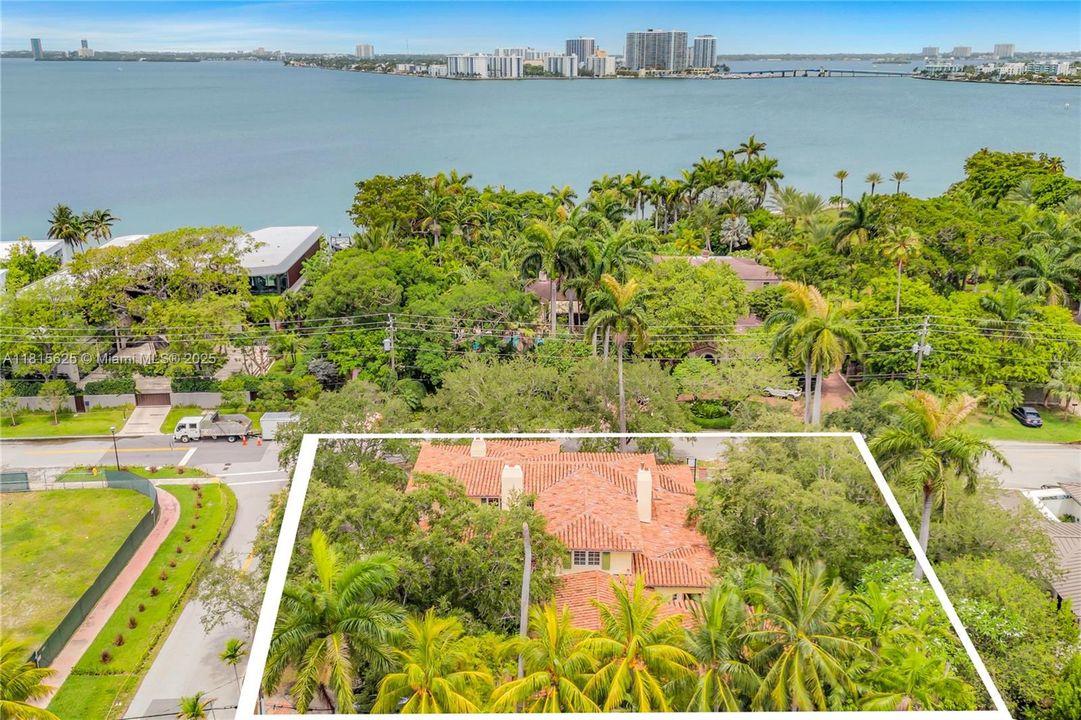 For Sale: $7,650,000 (6 beds, 4 baths, 5700 Square Feet)