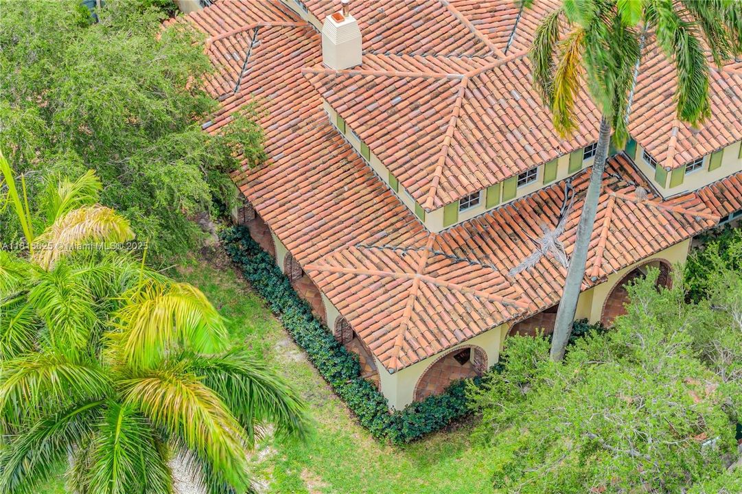 For Sale: $7,650,000 (6 beds, 4 baths, 5700 Square Feet)
