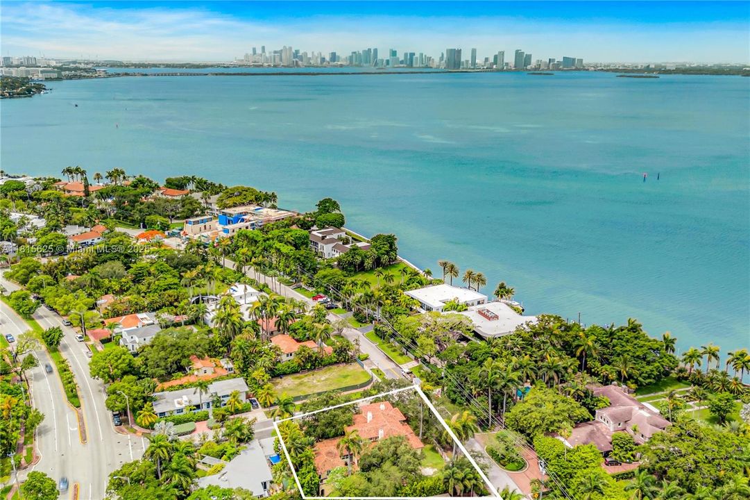 For Sale: $7,650,000 (6 beds, 4 baths, 5700 Square Feet)