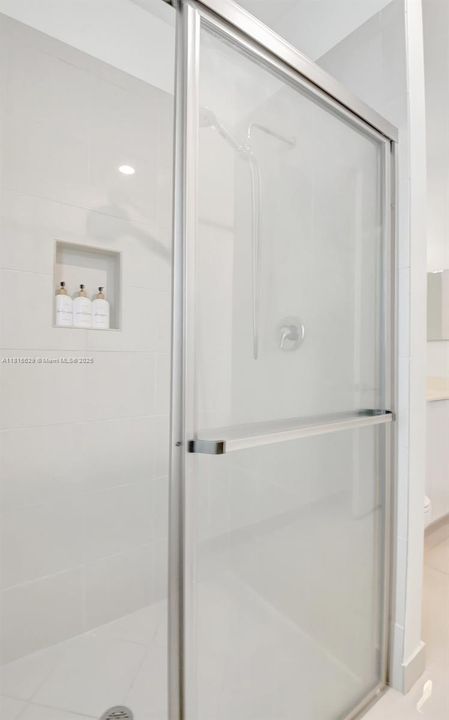 Vendido Recientemente: $799,900 (4 camas, 4 baños, 3584 Pies cuadrados)