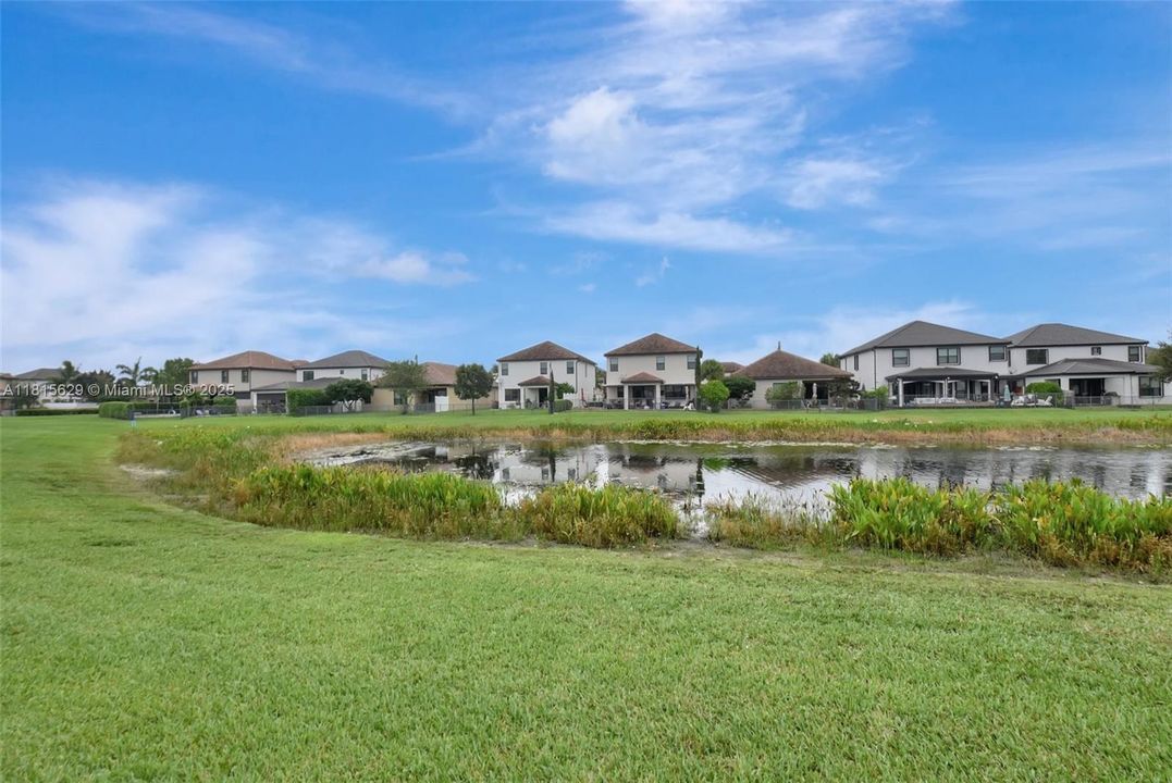 Vendido Recientemente: $799,900 (4 camas, 4 baños, 3584 Pies cuadrados)