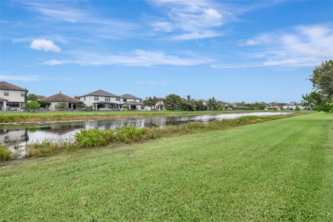 Vendido Recientemente: $799,900 (4 camas, 4 baños, 3584 Pies cuadrados)