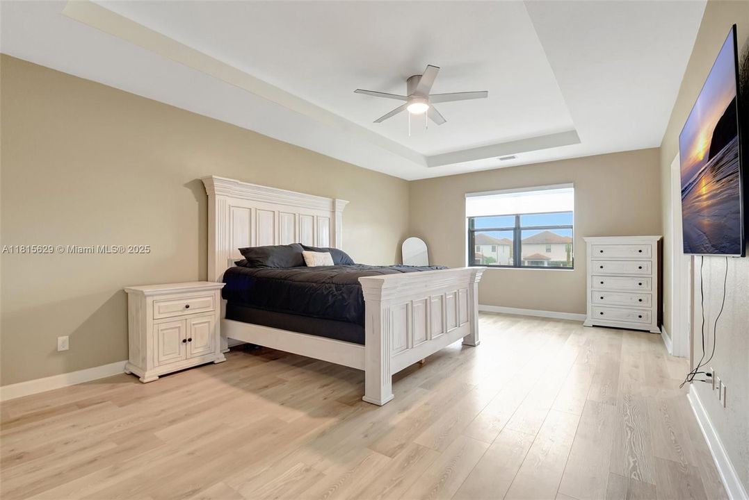 Vendido Recientemente: $799,900 (4 camas, 4 baños, 3584 Pies cuadrados)