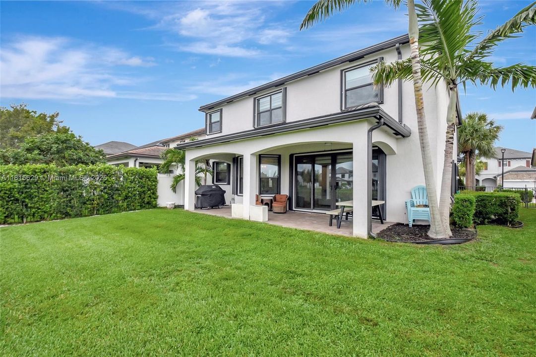 Vendido Recientemente: $799,900 (4 camas, 4 baños, 3584 Pies cuadrados)