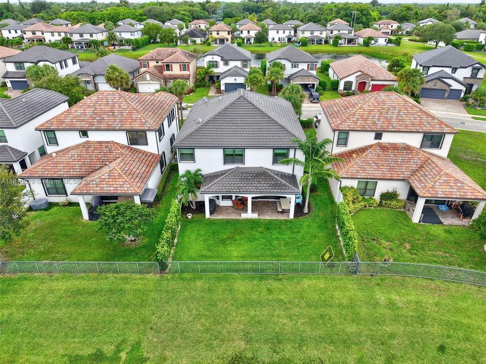 Vendido Recientemente: $799,900 (4 camas, 4 baños, 3584 Pies cuadrados)