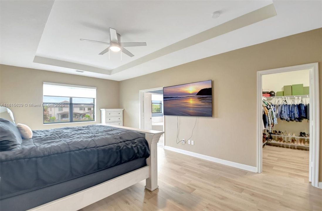 Vendido Recientemente: $799,900 (4 camas, 4 baños, 3584 Pies cuadrados)