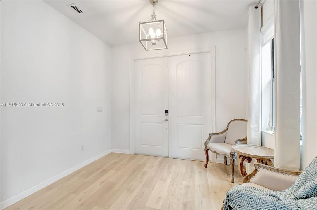 Vendido Recientemente: $799,900 (4 camas, 4 baños, 3584 Pies cuadrados)