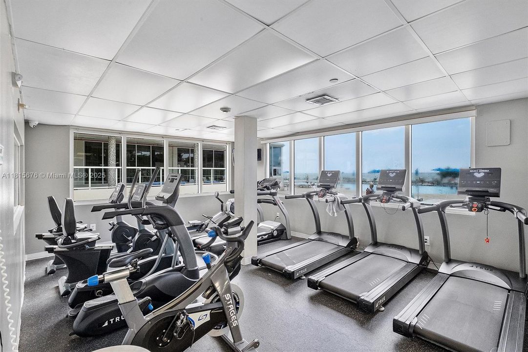 На продажу: $160,000 (1 спален, 1 ванн, 360 Квадратных фут)