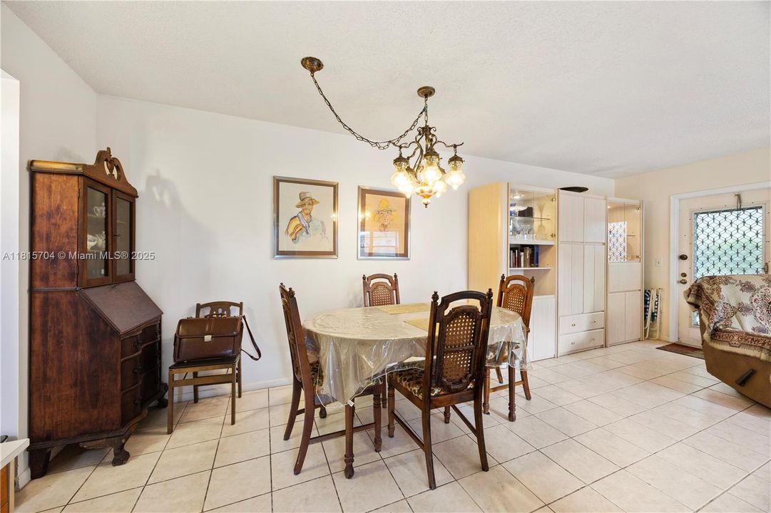 Recently Sold: $79,999 (1 beds, 1 baths, 703 Square Feet)