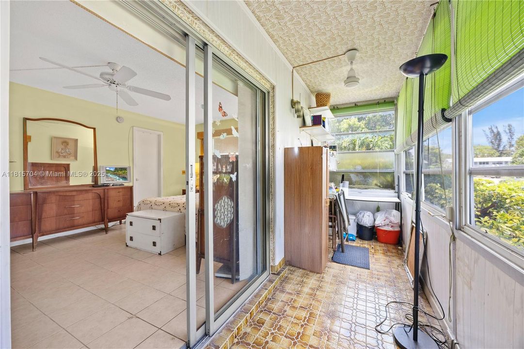 Recently Sold: $79,999 (1 beds, 1 baths, 703 Square Feet)