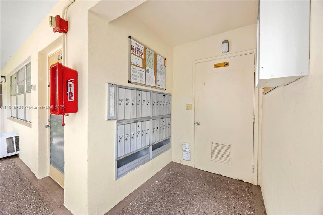 Recently Sold: $79,999 (1 beds, 1 baths, 703 Square Feet)