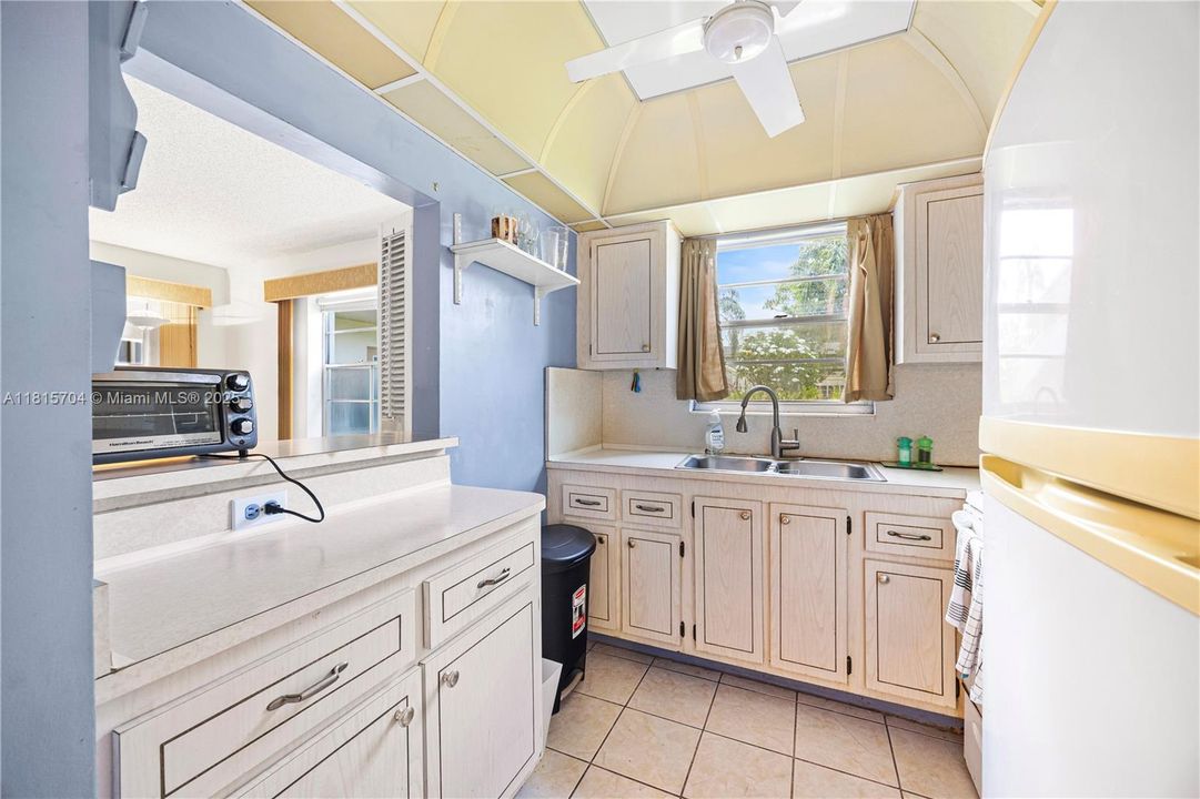 Recently Sold: $79,999 (1 beds, 1 baths, 703 Square Feet)