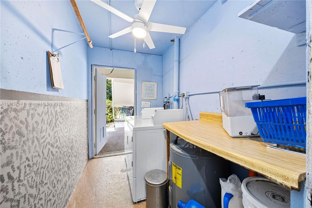 Recently Sold: $79,999 (1 beds, 1 baths, 703 Square Feet)