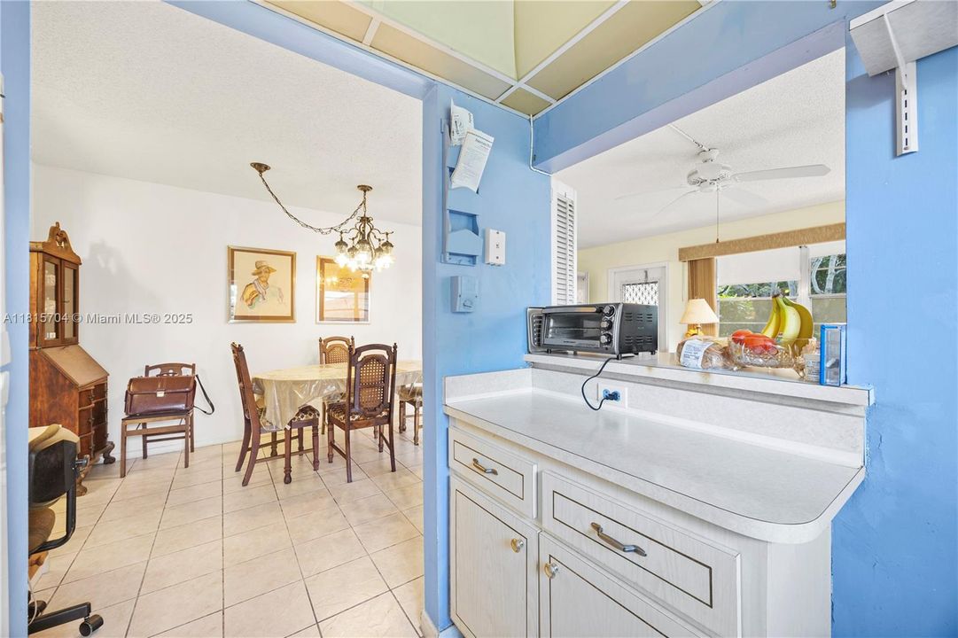 Recently Sold: $79,999 (1 beds, 1 baths, 703 Square Feet)