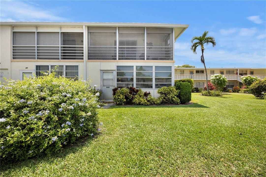 Recently Sold: $79,999 (1 beds, 1 baths, 703 Square Feet)