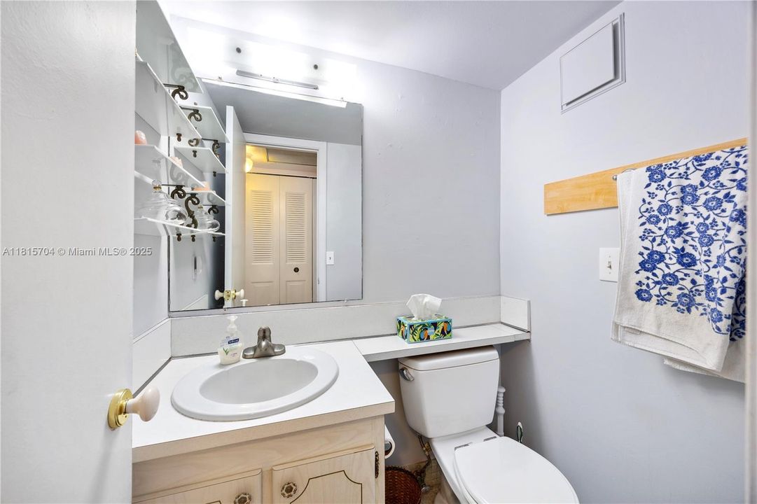 Recently Sold: $79,999 (1 beds, 1 baths, 703 Square Feet)