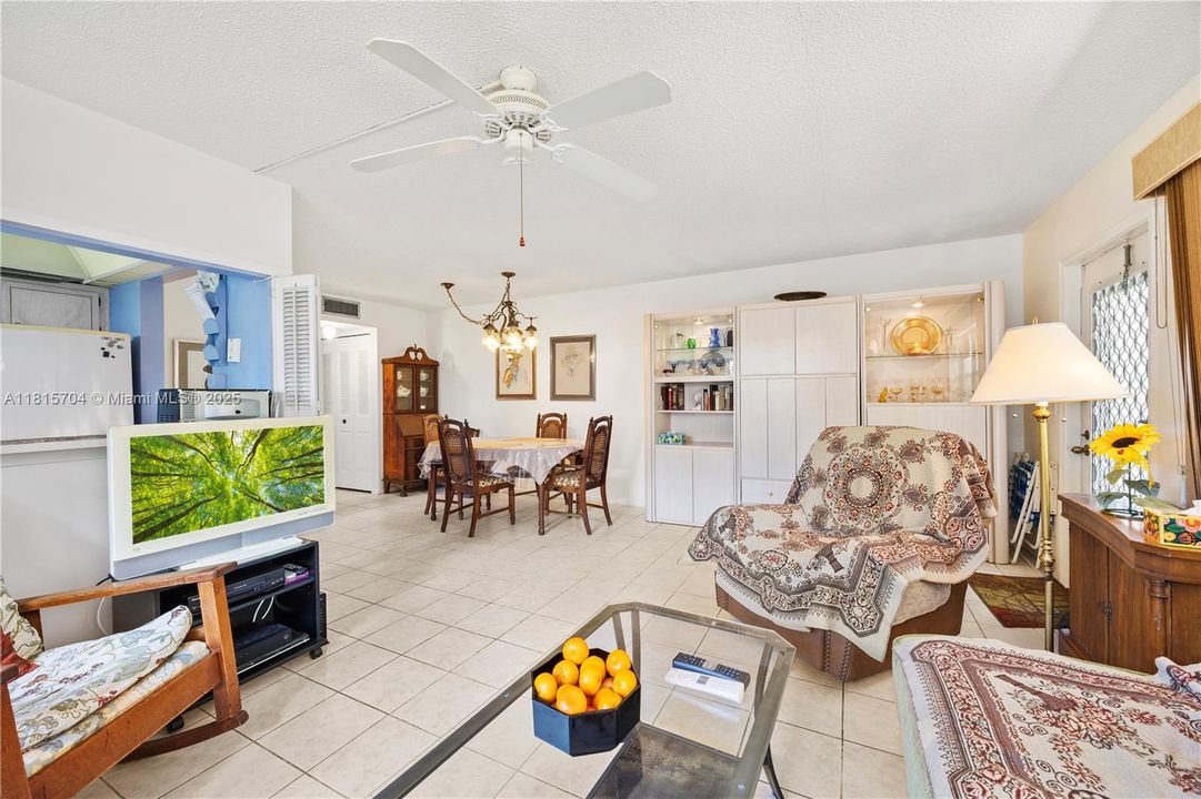 Recently Sold: $79,999 (1 beds, 1 baths, 703 Square Feet)