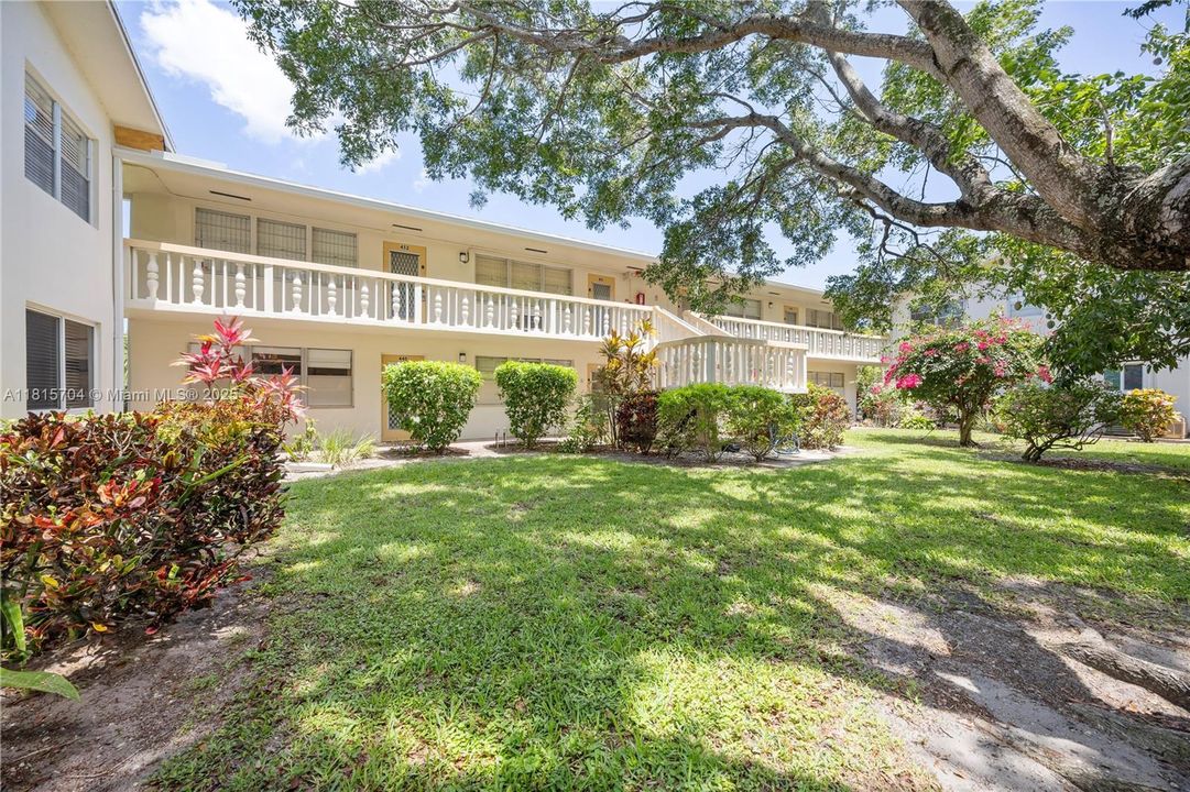 Recently Sold: $79,999 (1 beds, 1 baths, 703 Square Feet)