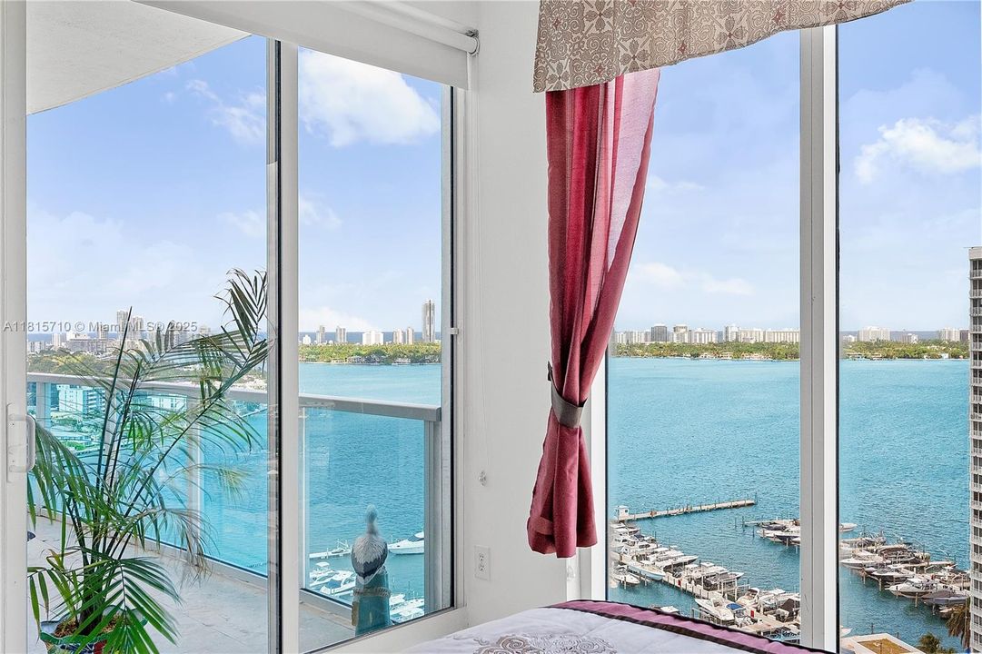 待售: $580,000 (2 贝兹, 2 浴室, 1274 平方英尺)