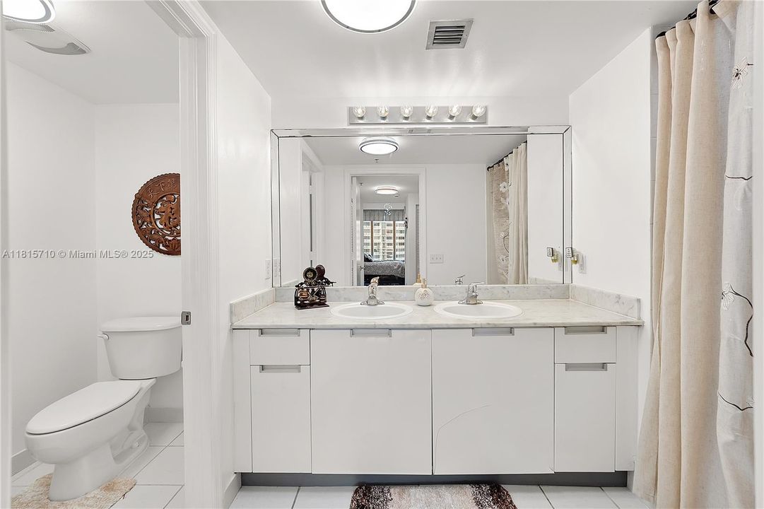 待售: $580,000 (2 贝兹, 2 浴室, 1274 平方英尺)