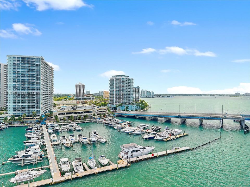 待售: $580,000 (2 贝兹, 2 浴室, 1274 平方英尺)