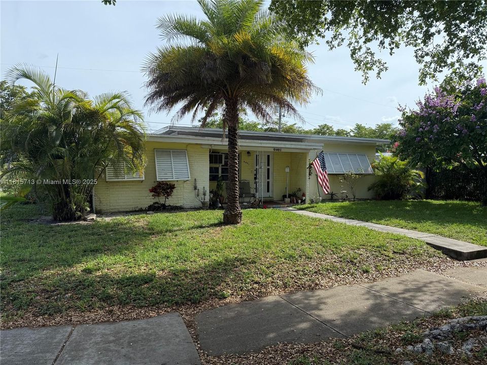 En Venta: $650,000 (4 camas, 2 baños, 1505 Pies cuadrados)