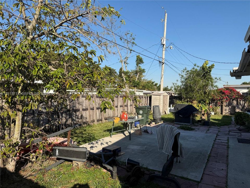 For Sale: $600,000 (4 beds, 2 baths, 1505 Square Feet)