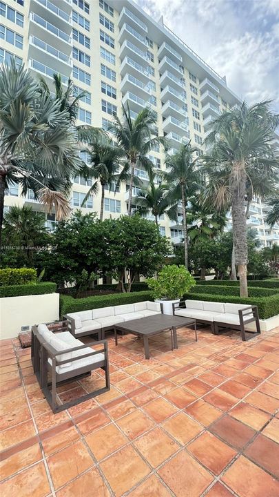 Recently Sold: $710,000 (2 beds, 2 baths, 1650 Square Feet)
