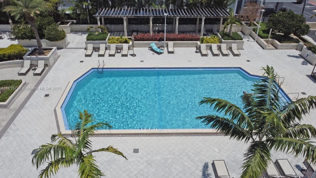 Recently Sold: $710,000 (2 beds, 2 baths, 1650 Square Feet)