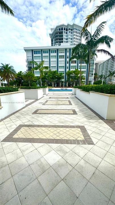 Recently Sold: $710,000 (2 beds, 2 baths, 1650 Square Feet)