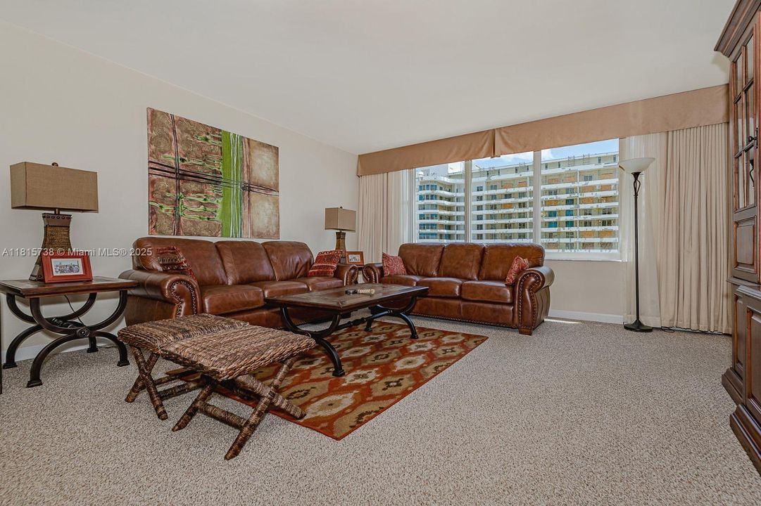 Recently Sold: $710,000 (2 beds, 2 baths, 1650 Square Feet)