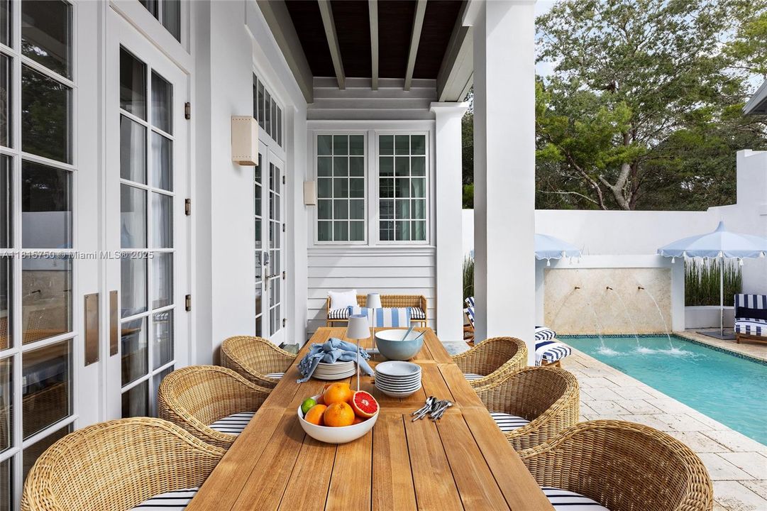 Vendido Recientemente: $865,000 (6 camas, 6 baños, 3543 Pies cuadrados)