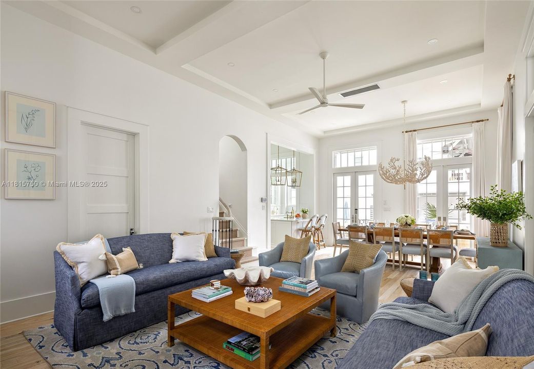 Vendido Recientemente: $865,000 (6 camas, 6 baños, 3543 Pies cuadrados)