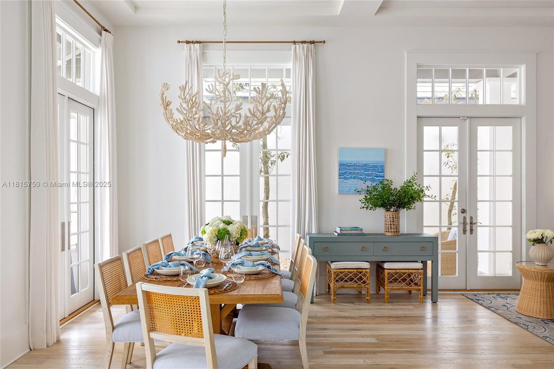 Vendido Recientemente: $865,000 (6 camas, 6 baños, 3543 Pies cuadrados)