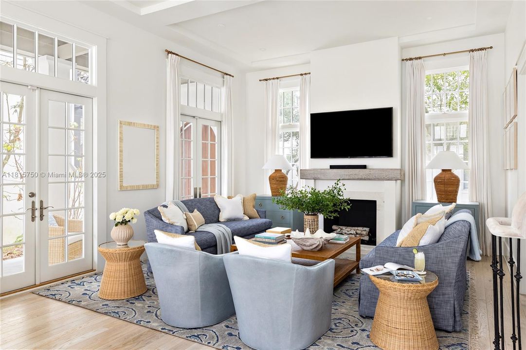 Vendido Recientemente: $865,000 (6 camas, 6 baños, 3543 Pies cuadrados)